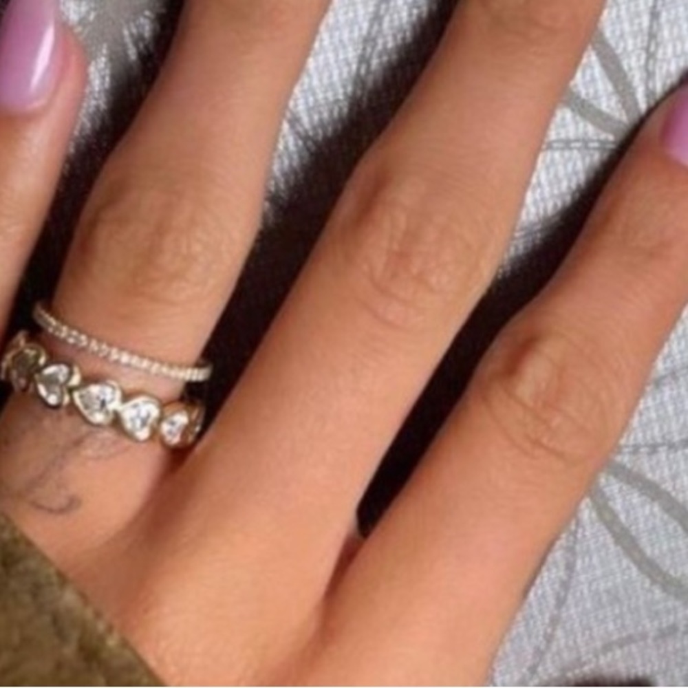 10k  half eternity heart band